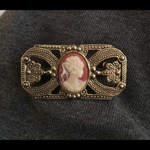 Cameo pin